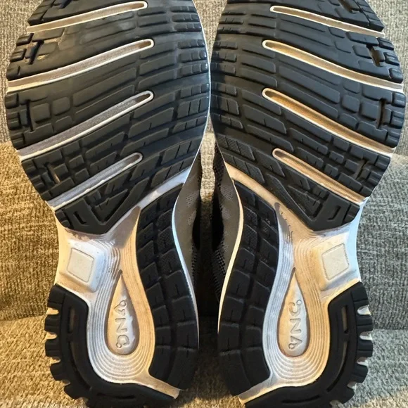 Brooks Revel Women’s Black and Gray Athletic Shoes Size 8 - Picture 8 of 9